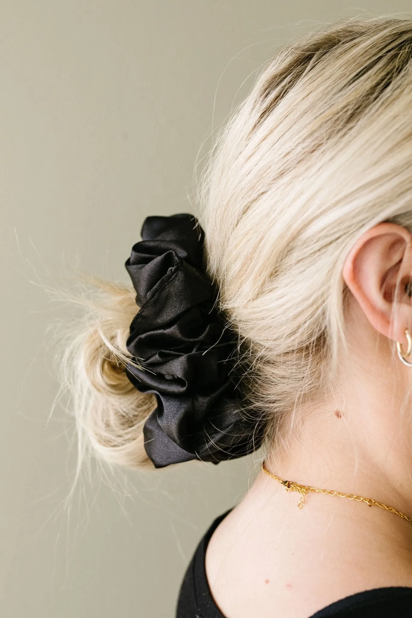 Shadow Satin Jumbo Scrunchie Andi