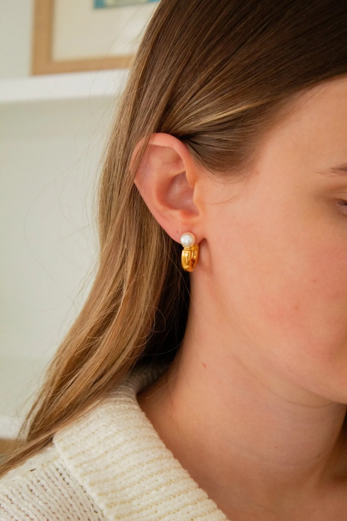 Shiny Pearl Hoops Andi