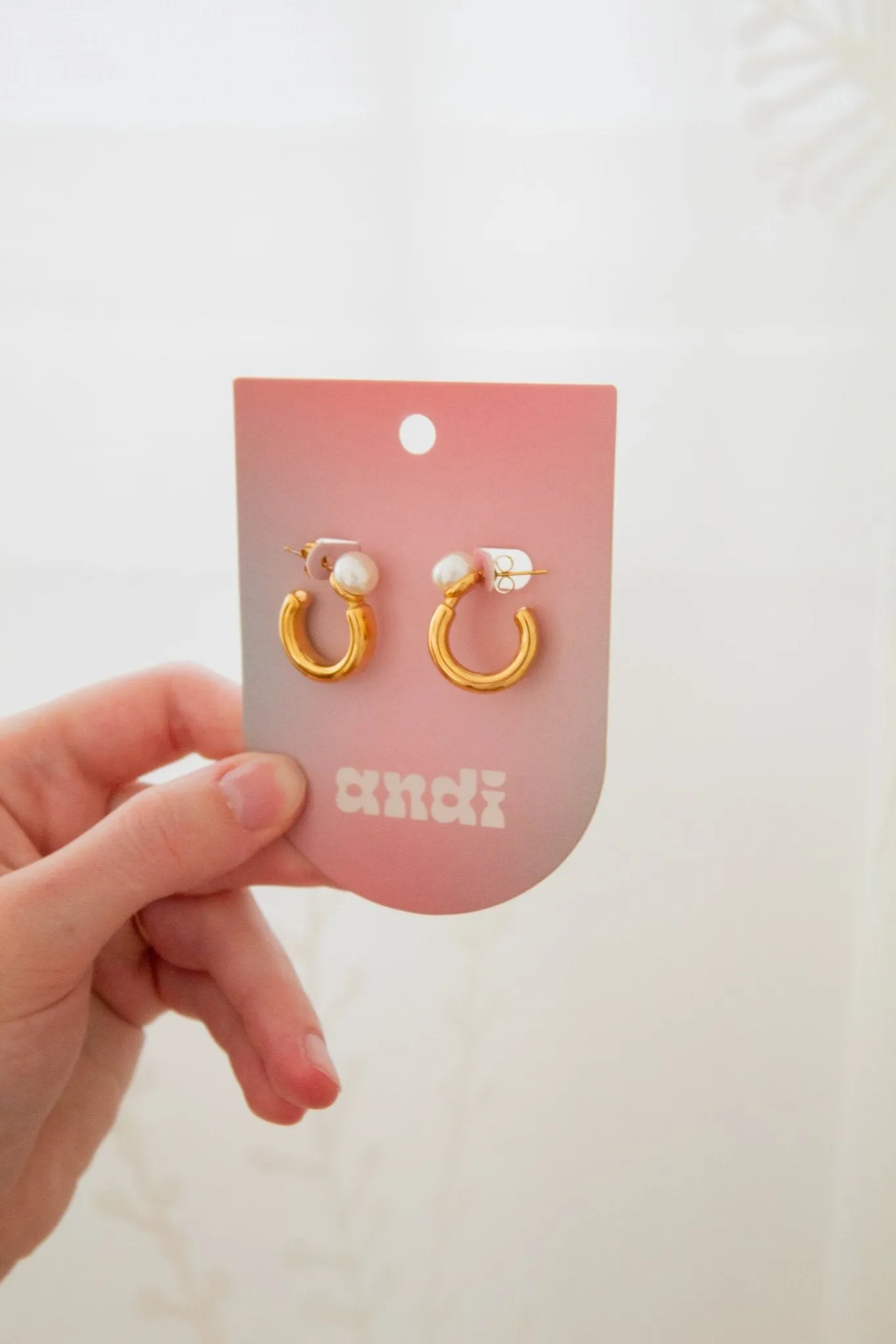Shiny Pearl Hoops Andi
