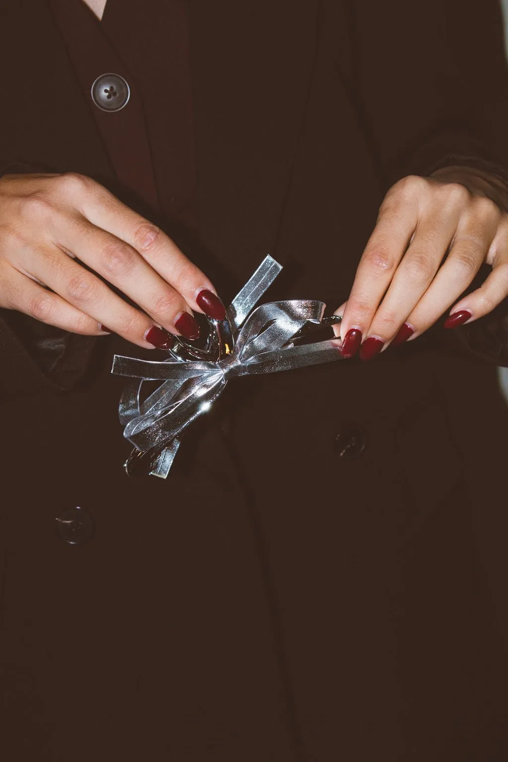 Silver Loop Bow Claw Clip Andi