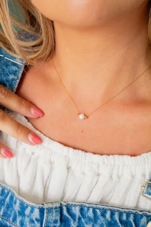 Simple Pearl Pendant Necklace Andi