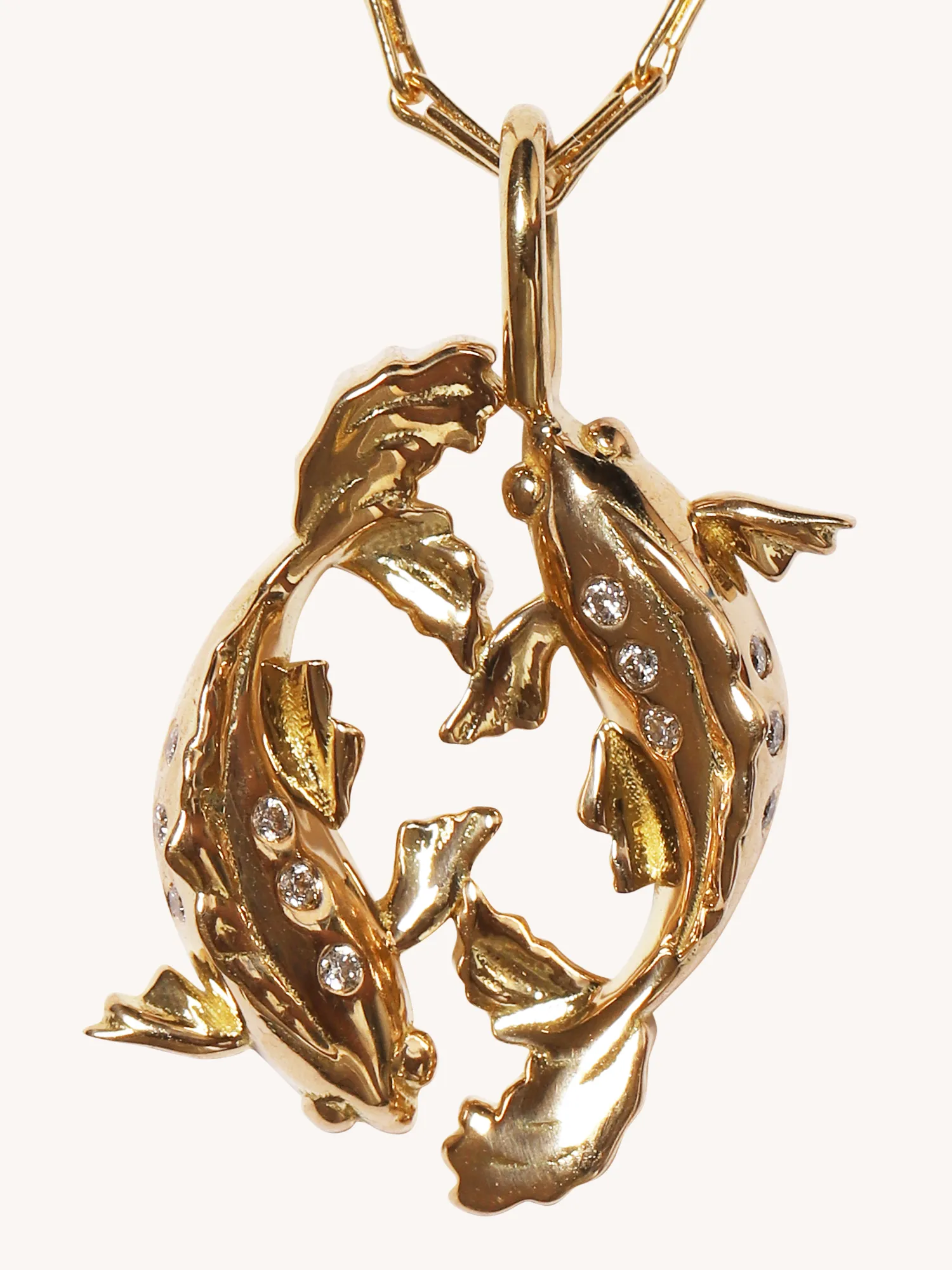 SMALL PISCES ZODIAC NECKLACE