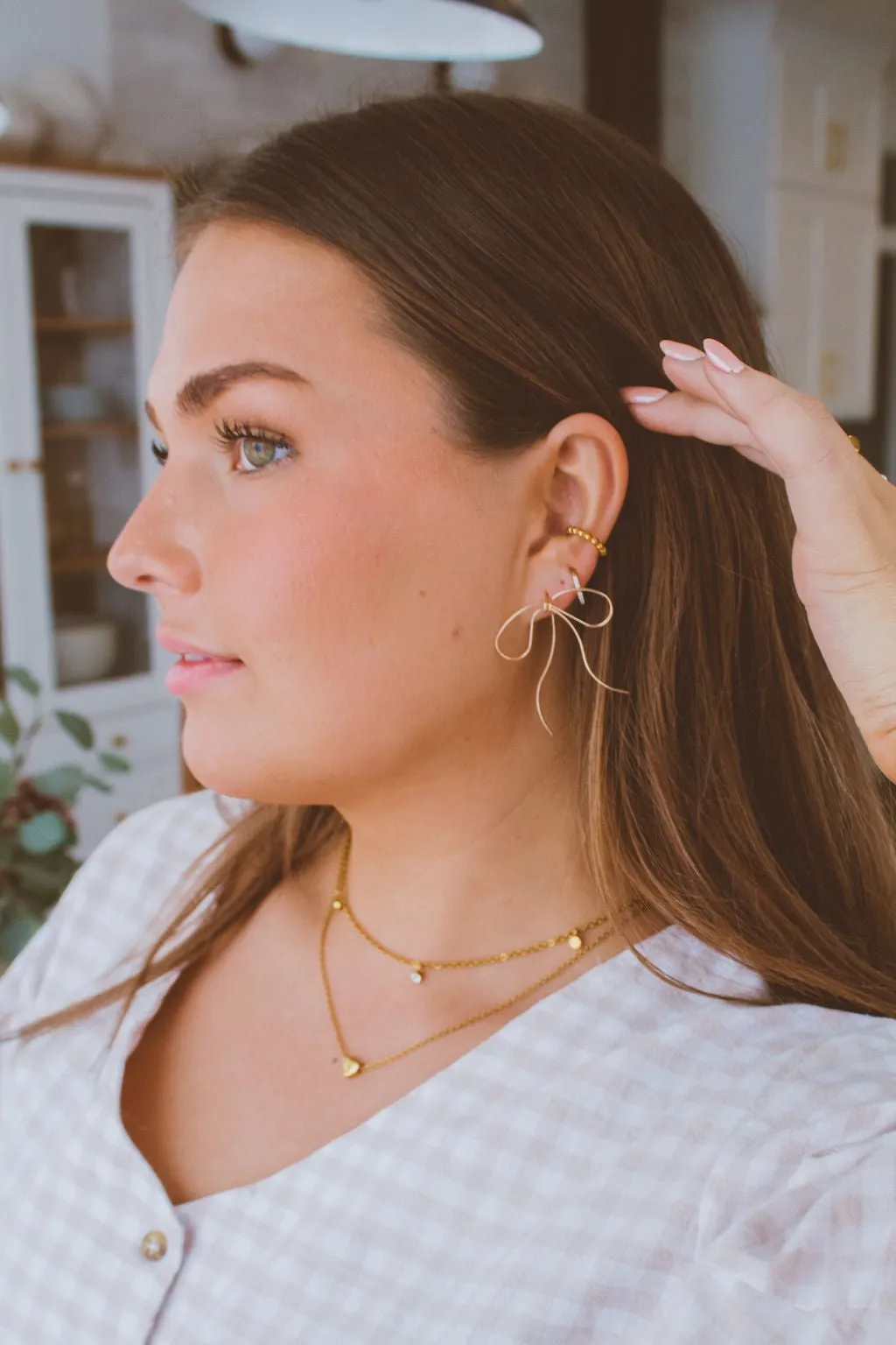 Thin Gold Wire Bow Earrings Andi