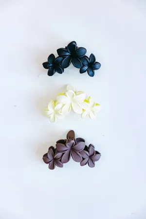 Trio Flower Claw Clip Andi