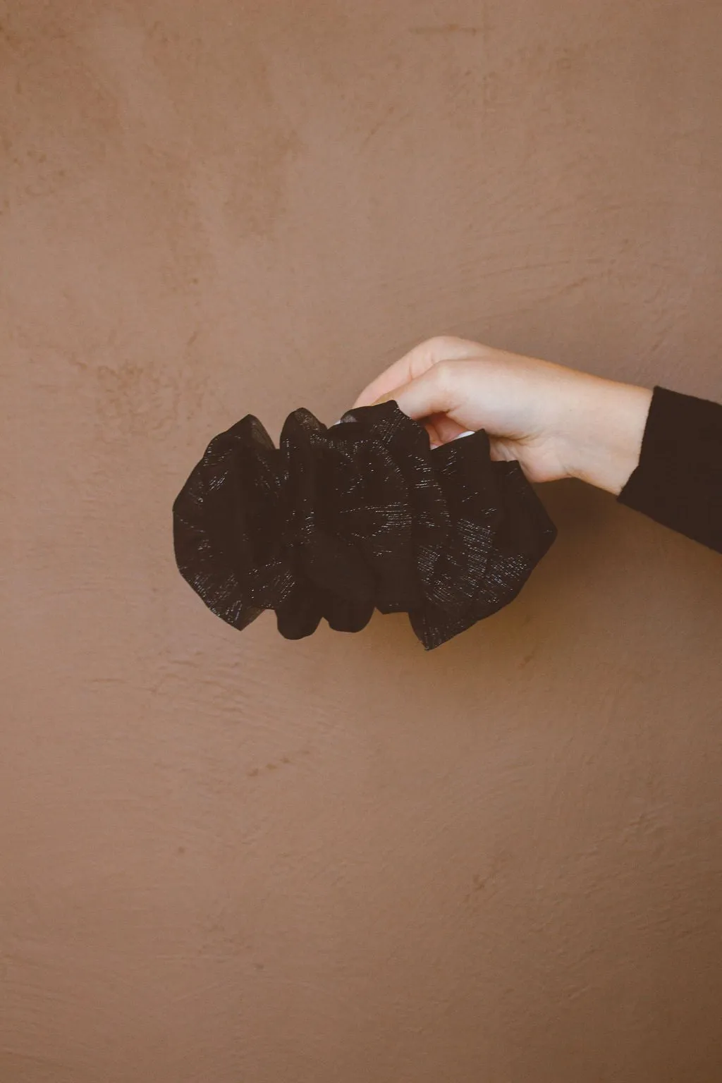 Twinkle Black Bow Claw Clip Andi