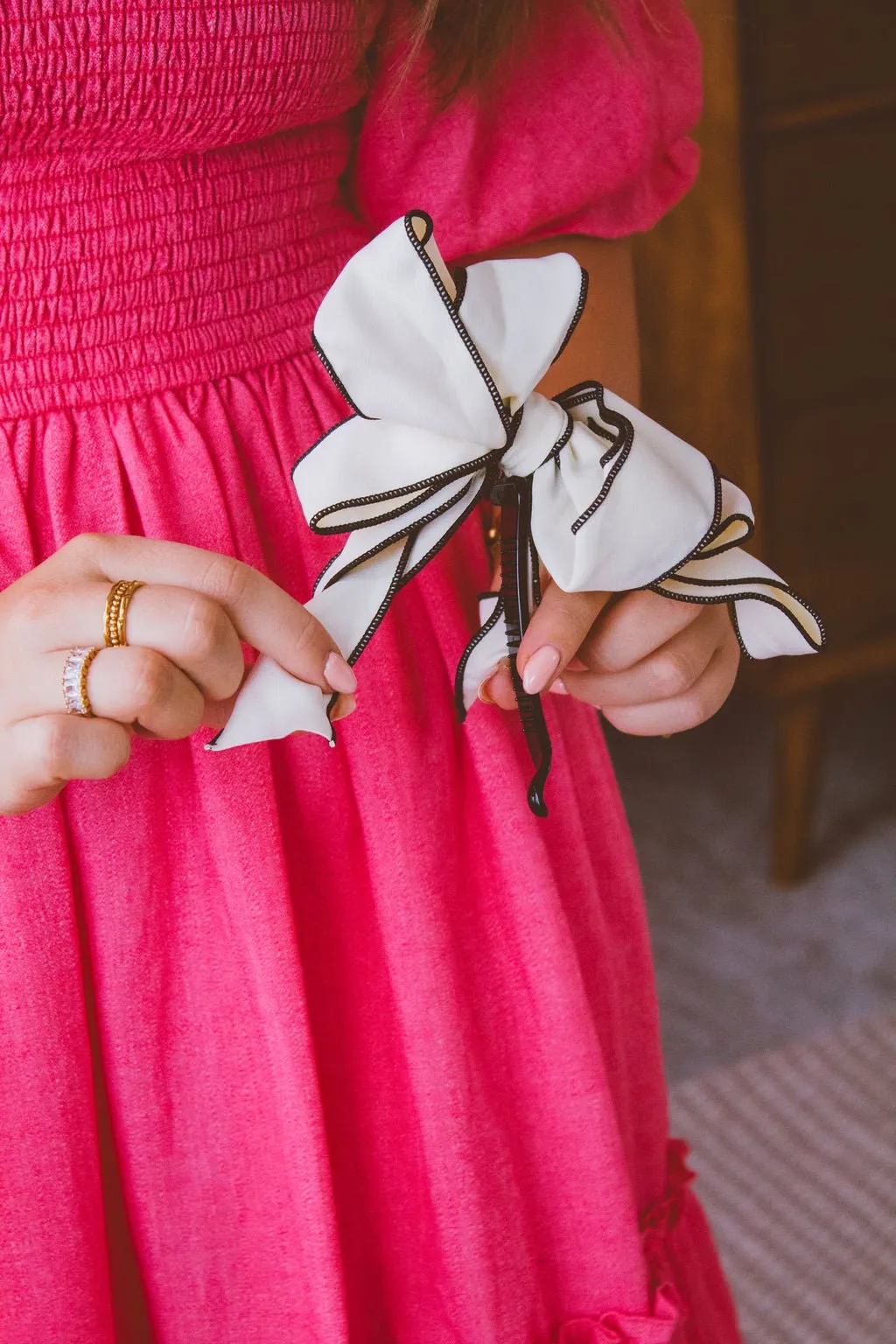 Vera Banana Claw Clip Bow Andi
