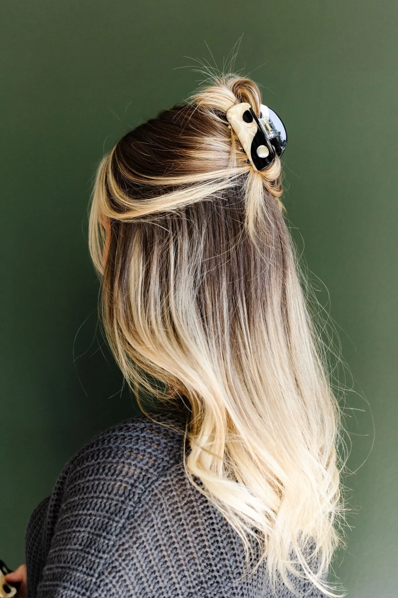 Yin Yang Claw Clip Andi